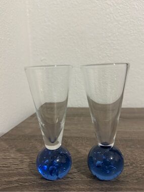 Vintage Blue Bulb Base w/Bullicante Bubbles shot set.